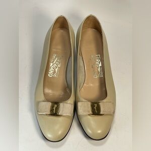 Salvatore Ferragamo Cream Beige Leather Bow Flats Pumps Shoes 8